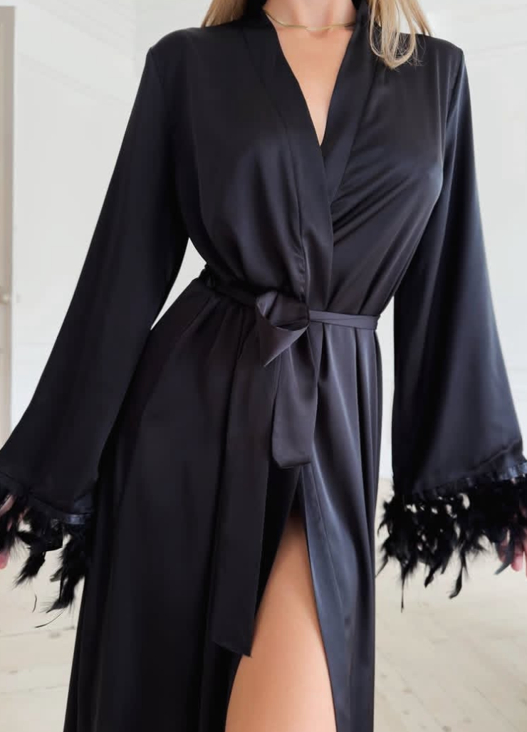IVY ROBE- BLACK